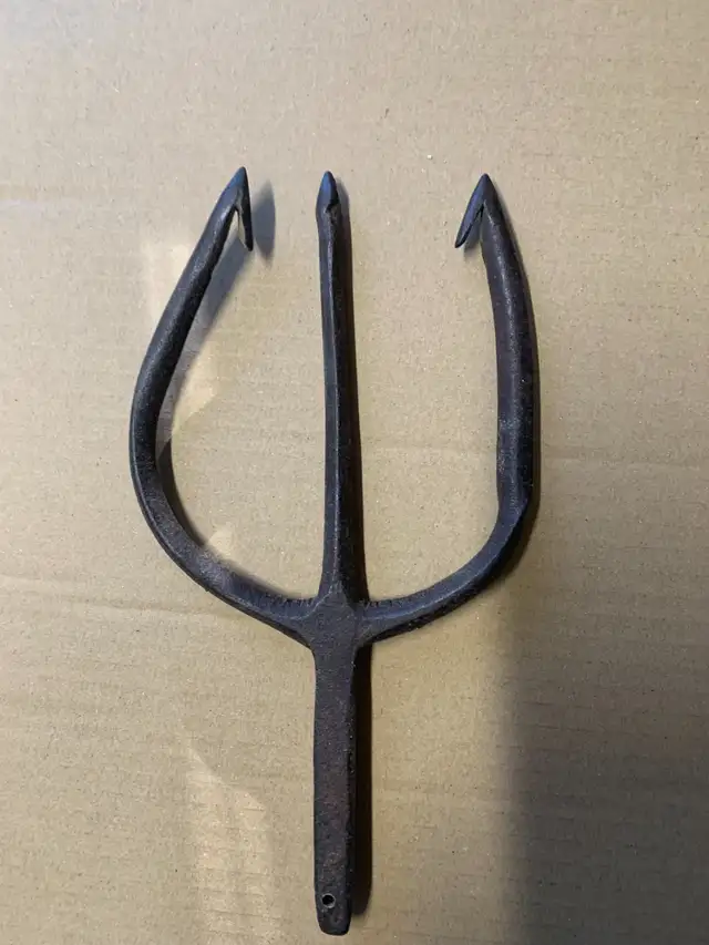Hand Gorged Prince Edward County Iron Fish Spears in Arts & Collectibles in Belleville - Image 2