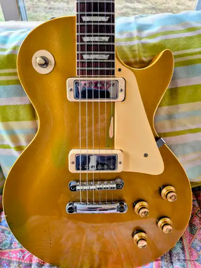 Gibson Les Paul Goldtop Deluxe original owner 1968/1969 Includes 50W Marshal practice amp and classi...