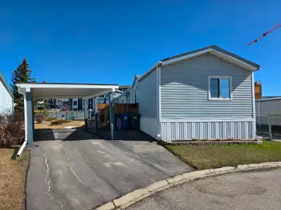 Open House June 20th 12-4pm #261 99 Arbour Lake Rd NW 1992 Regent Home Systems 16’ x 76’ 3 Bedrooms,...