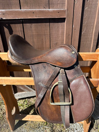 Imperial English Saddle