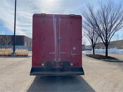 (159K Diesel Cummins international step van fraightliner cargo in Cars & Trucks in Edmonton - Image 3