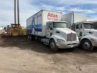 2012 T300 Cummins, automatic air ride 28 ft box power tailgate Hydraulic brakes current safety MVI A...