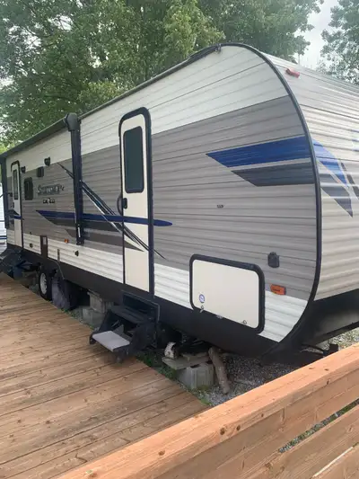 Roulotte Sportmen 261RRLE 2019 Non fumeur très peut voyager Installer presentement à Venise en Québe...