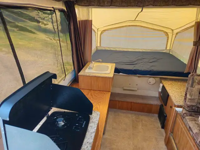 2009 Starcraft Pop Up with Slideout in Travel Trailers & Campers in New Glasgow - Image 9