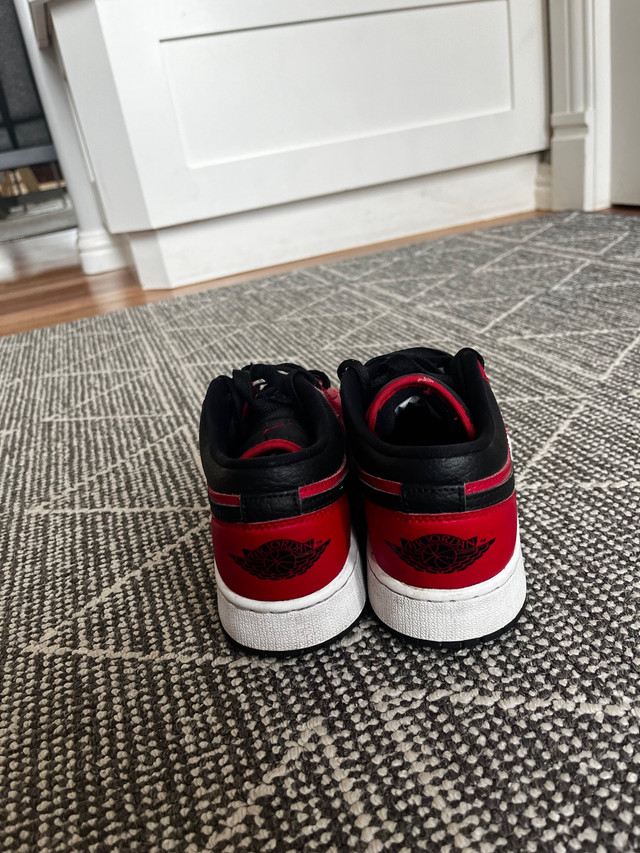 Jordan 1 low red/black size 5 in Men's Shoes in Regina - Image 2