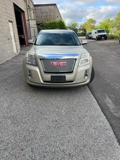 Awesome used Car All wheel drive Comes with winter tires Drives smooth, no issues All new brakes New...
