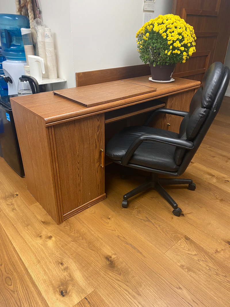 Desk/credenza and office chair Free! Free Stuff City of Toronto Kijiji