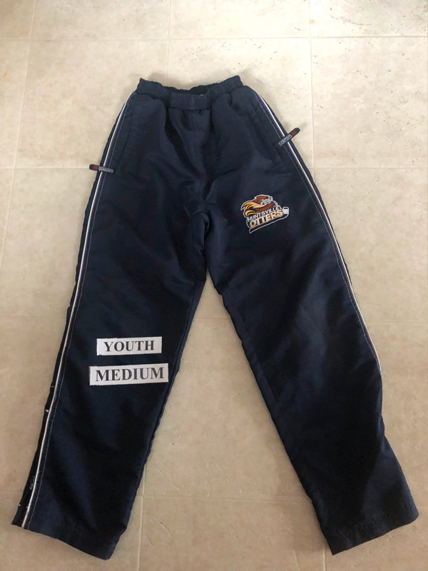 Huntsville Otter Bauer Pants Youth Large in Kids & Youth in Muskoka