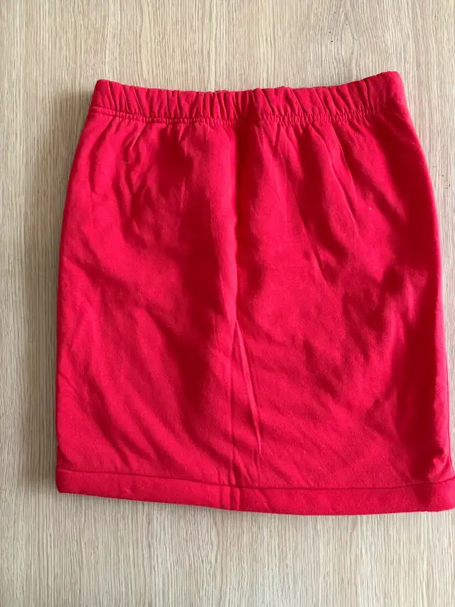 Red Skirt in Women's - Dresses & Skirts in Delta/Surrey/Langley - Image 2