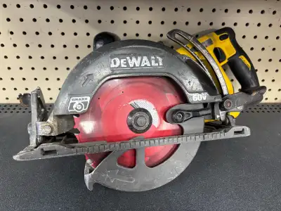 Dewalt DCS577 7 1/4” Wormdrive Circular Saw Item # 173154 In good working condition! For more power...