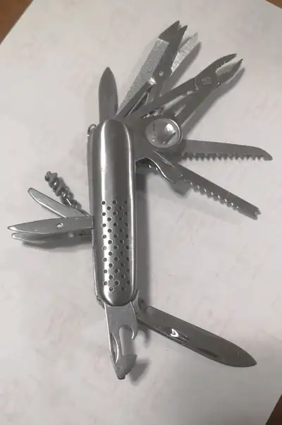 John Benzon multi-tool 15:1, View more