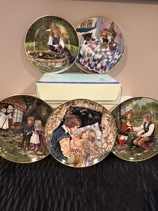 Children’s “Classic Fairy Tales” Plates in Other in Windsor Region