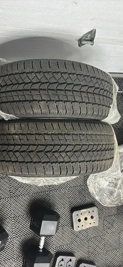 Set of 2 winter tiers 255/45R20. The wheels drove 500km. They are almost new. The price is for the p...