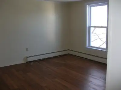 Cozy 2 bedroom apartment on ground floor available May 1st. Great downtown Charlottetown location 1...