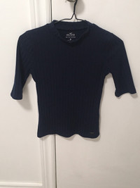 Hollister Navy women's Size Xsmall Cali Must Have Collection