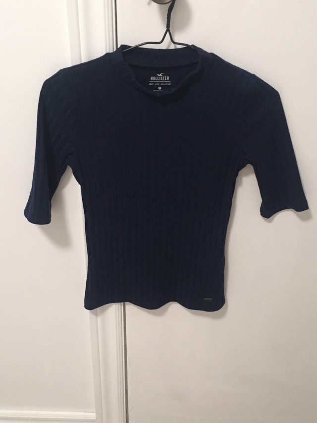 Hollister Navy women's Size Xsmall Cali Must Have Collection in Multi-item in City of Toronto