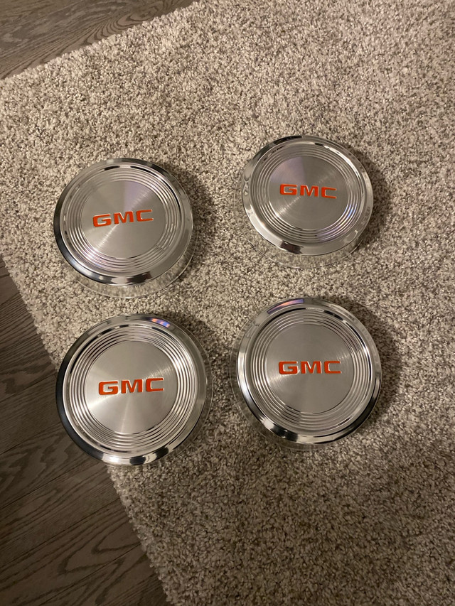 GMC S15/S10 - 10.5” Dog Dish Hubcaps (New old stock) in Other in Markham / York Region - Image 2