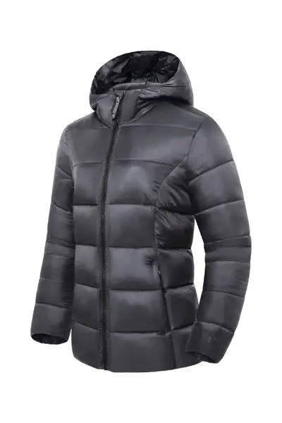 Coat noir grandeur Medium, neuf, marque Outbound...j'en ai aussi un rouge neuf, si vous prenez les d...