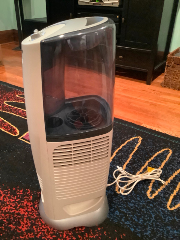 Honeywell HCM300T Quietcare Uv Tower Humidifier, 3 Gallon Heaters