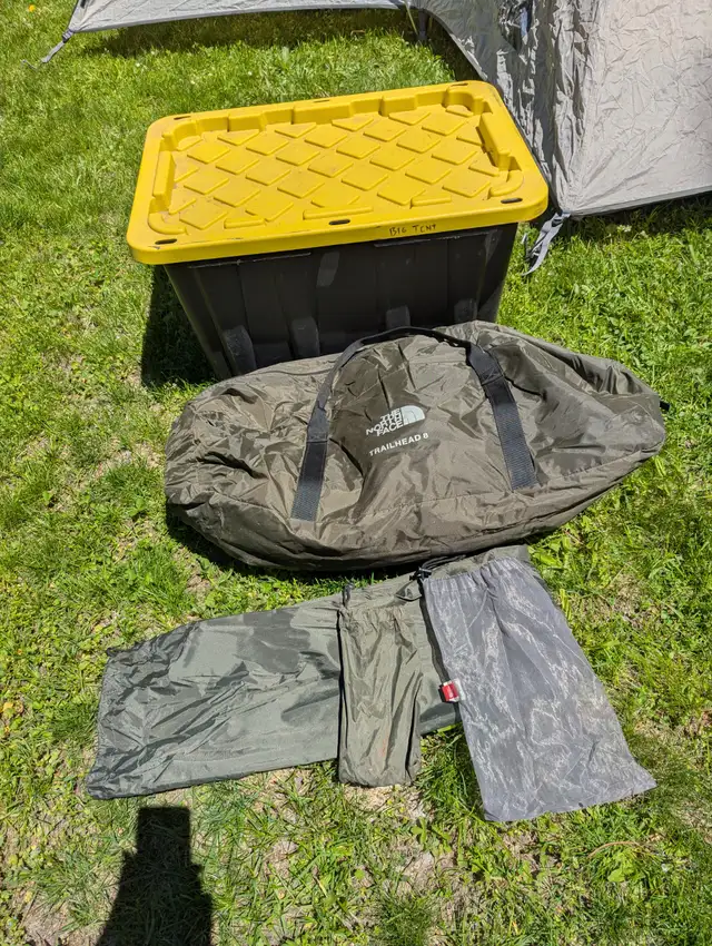 North Face Trailhead 8 tent in Fishing, Camping & Outdoors in Belleville - Image 10