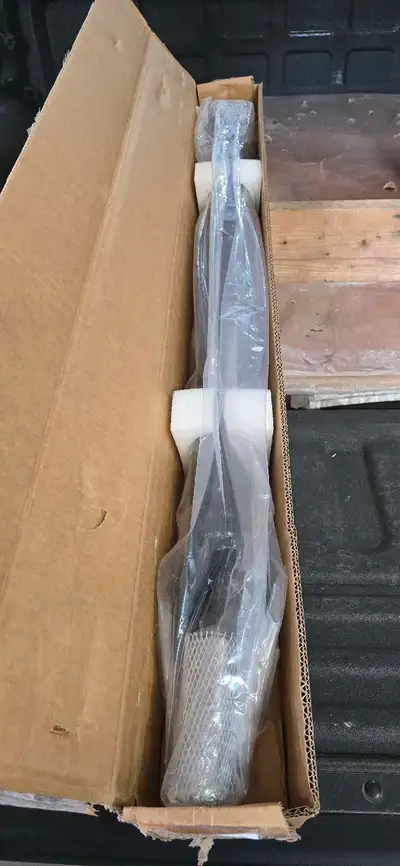 New in box, a- premium rear complete driveshaft assembly. Fits the following: 2006 - 2008 Chevy Trai...