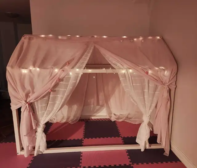 Wood bed in Beds & Mattresses in Charlottetown - Image 2