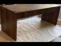 COFFEE WOOD TABLE -GREAT CONDITION! 