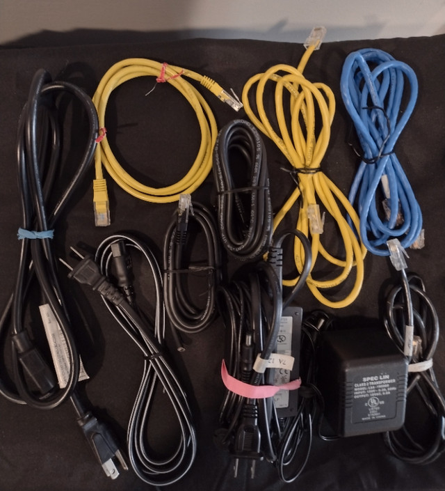 COMPUTER CABLES in Cables & Connectors in Kitchener / Waterloo