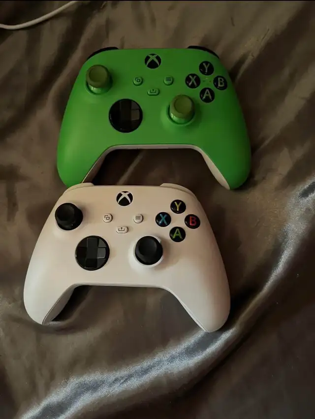 Xbox Series S593258798520750081