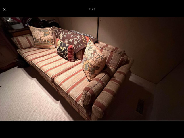 Retro Sofa in Couches & Futons in Hamilton - Image 2