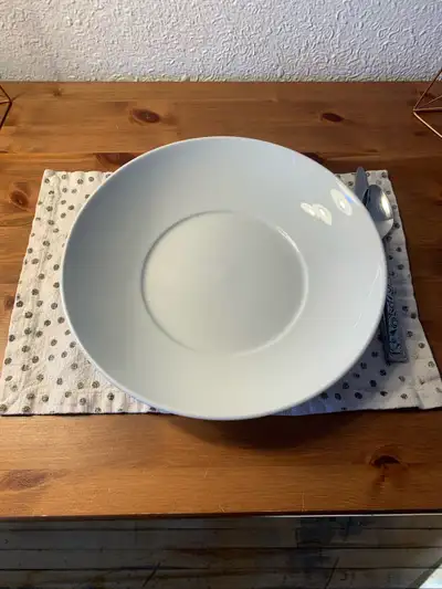 I am selling sets of twelve (12) Buffalo Bright White F801 C-18 restaurant-quality deep accent plate...