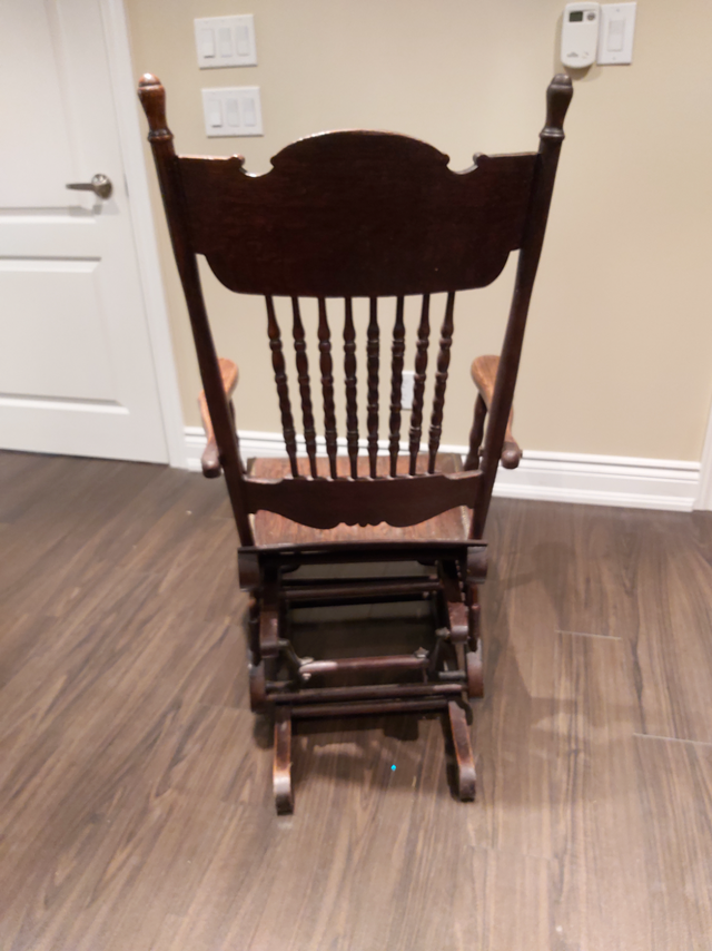 Platform Glider Rocking Chair in Chairs & Recliners in Markham / York Region - Image 4