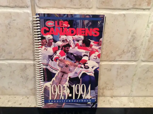 Vintage Les CANADIENS  7 livres hockey an 1989 à 1996 in Other in Laval / North Shore - Image 9