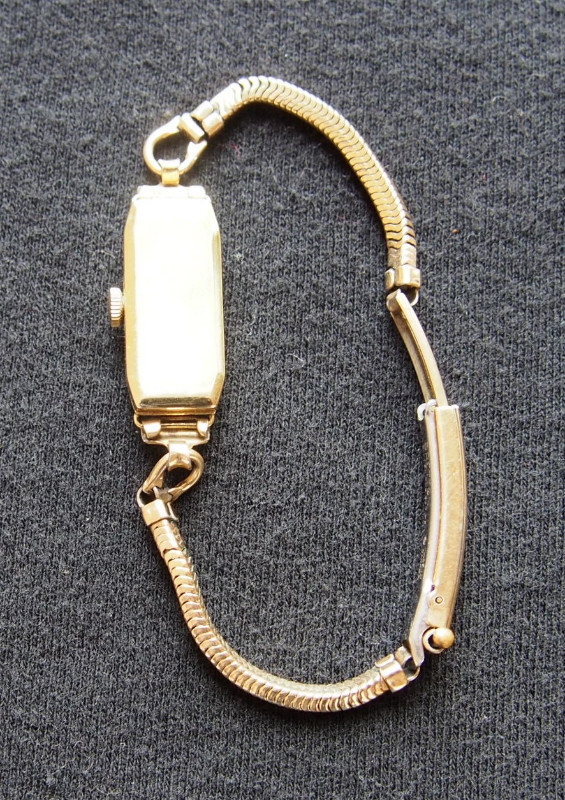 Ladies Gold Art Deco Watch in Jewellery & Watches in Hamilton - Image 2