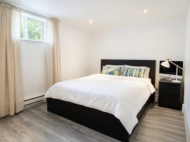 1240 Rue Moffat — photo 1