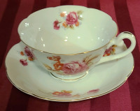 Elegant Vintage Tea Cup & Saucer