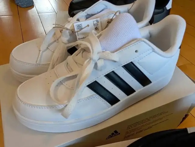 Kids ADIDAS shoes, brand new Breaknet Sz 2 & 6 White..$20