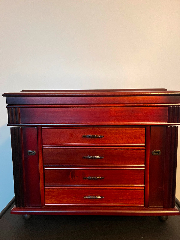 Jewelry box- red wood finish, 4 drawers, 2 side panels, in Home Décor & Accents in Red Deer