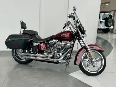 Crimson Red Sunglo w/ Scarlet Crystal Graphics Super clean - under 13000 kms 110ci engine w/ 6-speed...