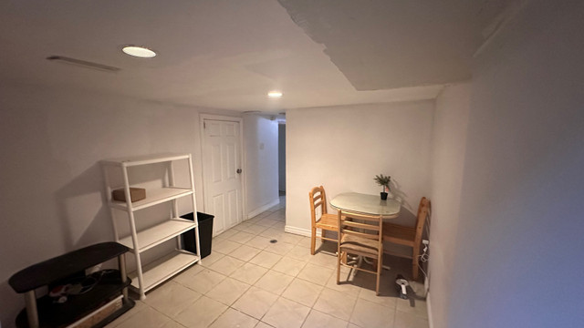 4 month sublet (May 1st - Sept 1st) in Short Term Rentals in Hamilton - Image 2