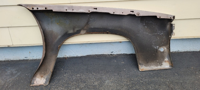 1981-87  Cutlass Supreme, Calais, 442, Brougham left fender in Auto Body Parts in Ottawa - Image 3