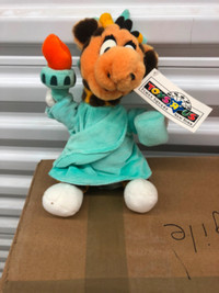 Vintage Toys R Us Times Square Geoffrey Statue of Liberty plush