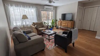 PRIVATE ROOM WITH PRIVATE BATHROOM