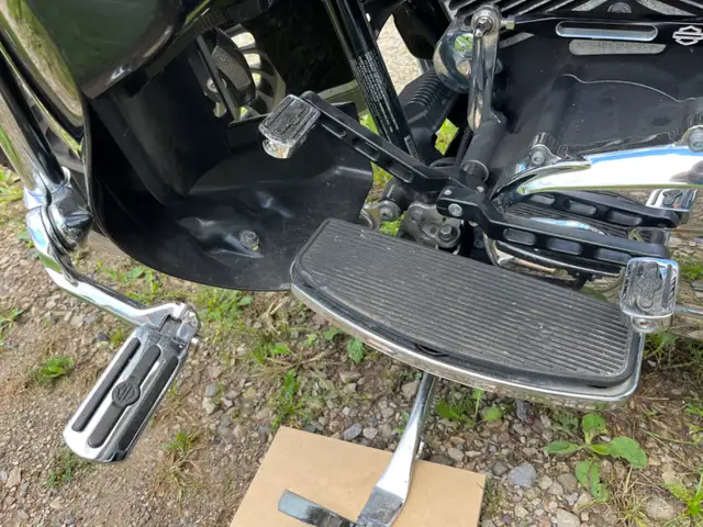 2011 Road King many add-ons(negotiable) in Touring in Oakville / Halton Region - Image 11