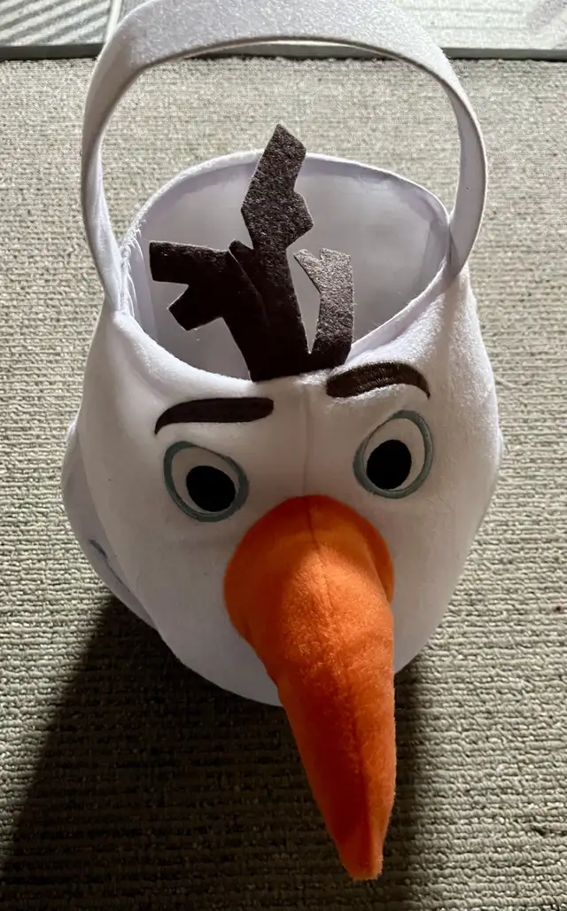Olaf Halloween/Easter Basket435641669953136640