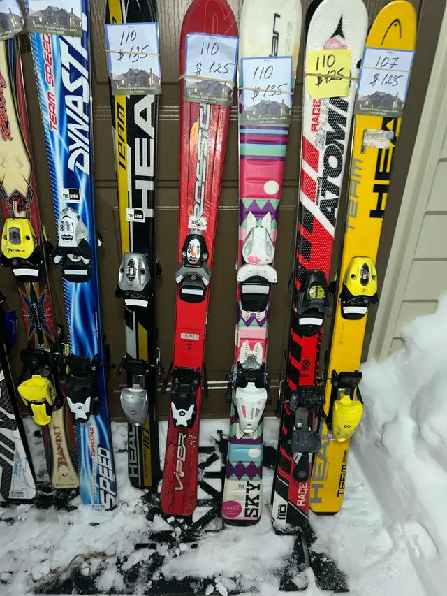 kids ski with boots  in Ski in Markham / York Region - Image 5