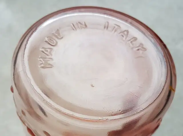 VINTAGE ABSOLUTELY PURE MILK BOTTLE (Made in Italy) in Arts & Collectibles in Laval / North Shore - Image 7