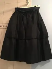 Belle jupe noire pour coktail ou soirée