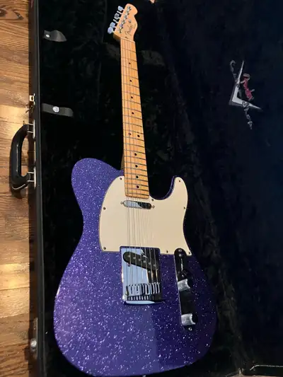 Fender Custom Shop Tele Magenta Sparkle, View more