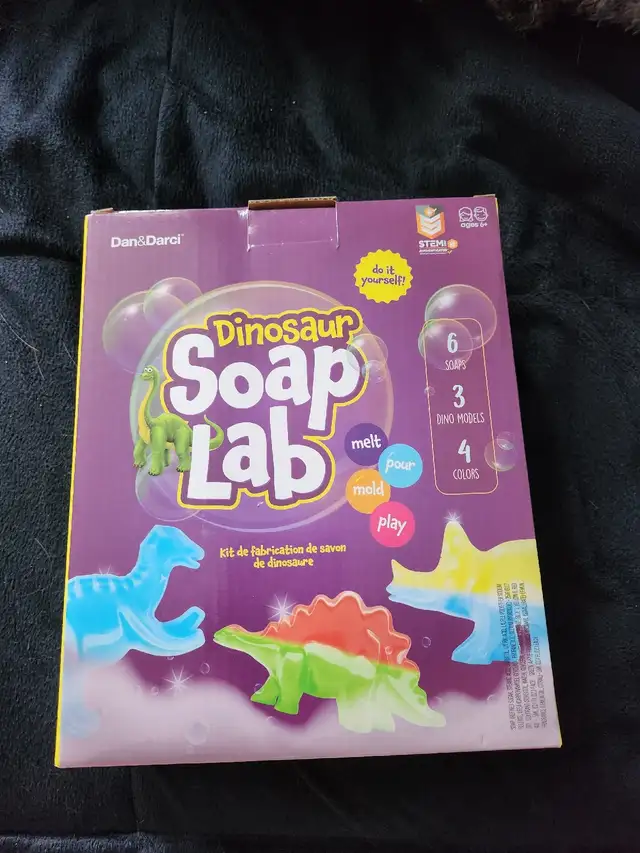 Dan &Darci  Dinosaur  Soap Lab in Hobbies & Crafts in Thunder Bay - Image 2